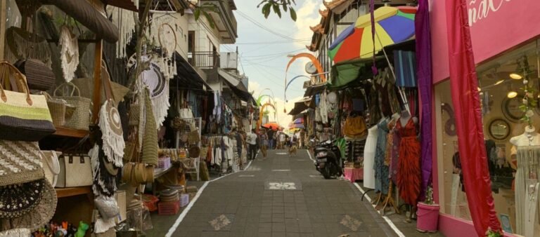 Ubud Art Market - Abisena Resort Ubud