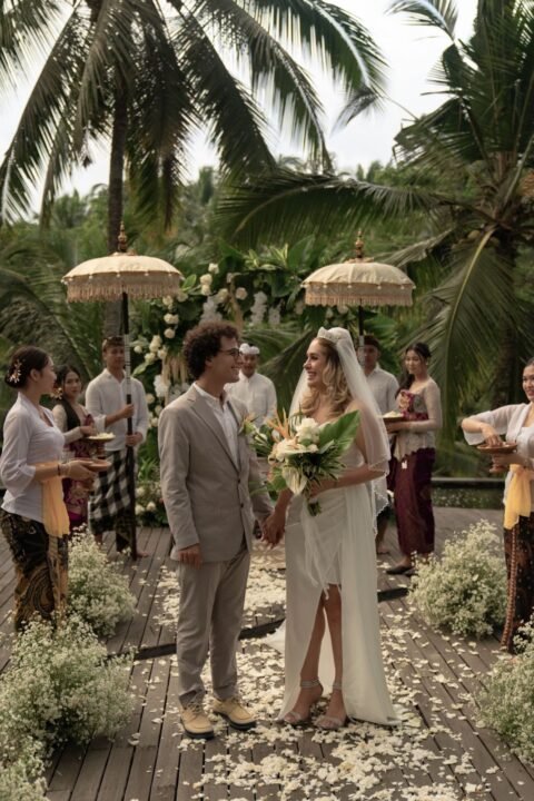 Bride and groom getting married at a jungle wedding venue in Ubud, Bali