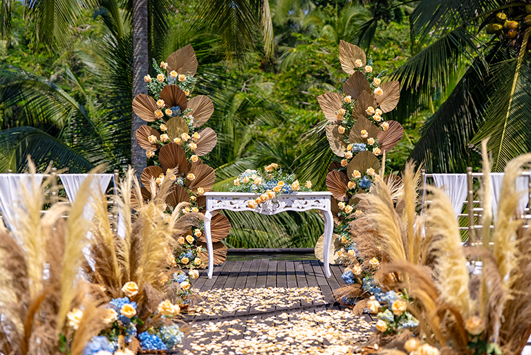 intimate wedding in ubud