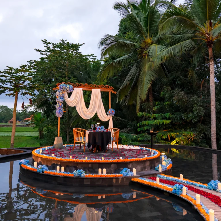 Romantic dine spot