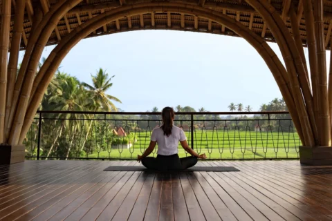 What to Expect at a Wellness Retreat in Bali: Activities, Schedule & Tips (2026 Guide)