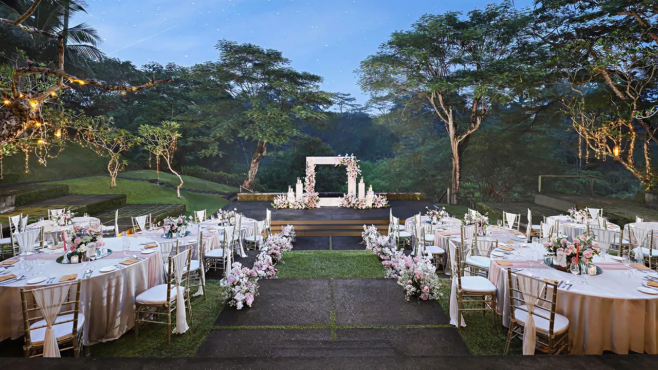 8. Maya Ubud Resort & Spa