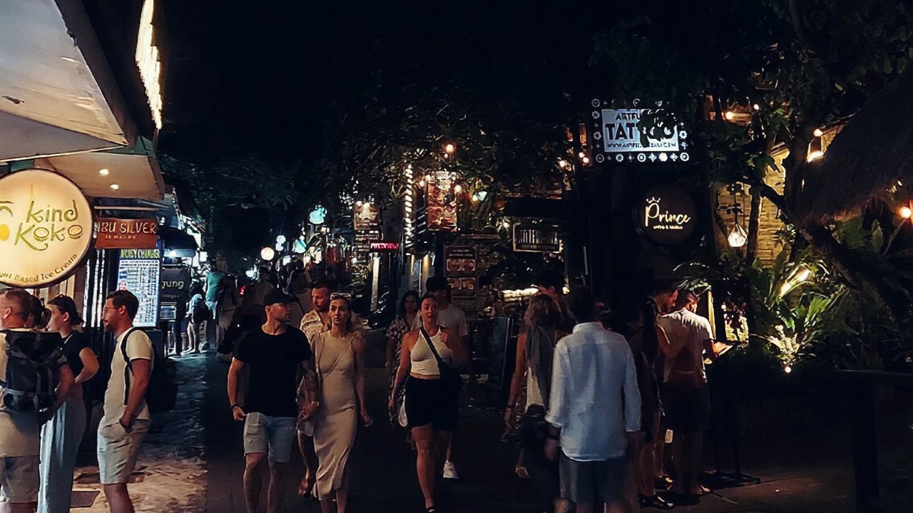 Tips for Visiting Goutama Street