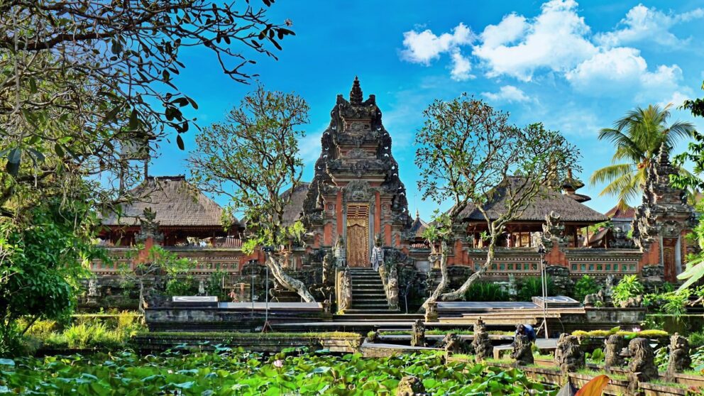Pura Taman Saraswati