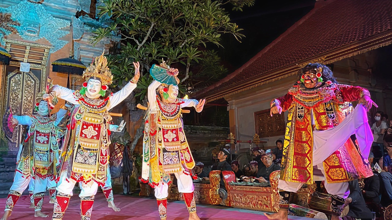 Telek Dance