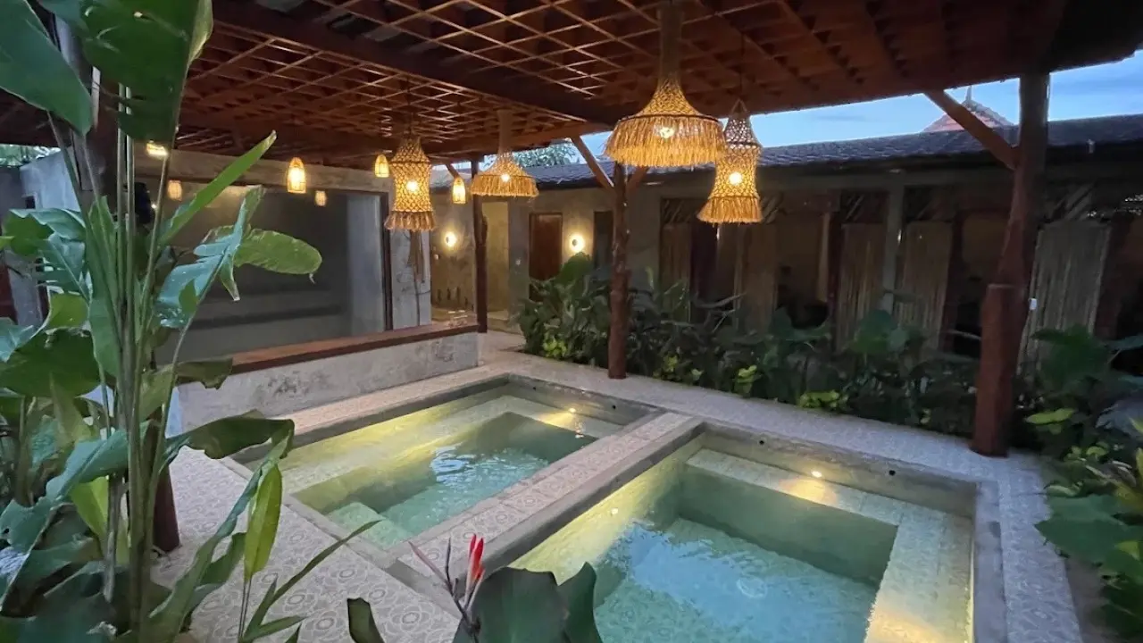 Hot and cold plunge pools at Hesa Wellness Spa Ubud