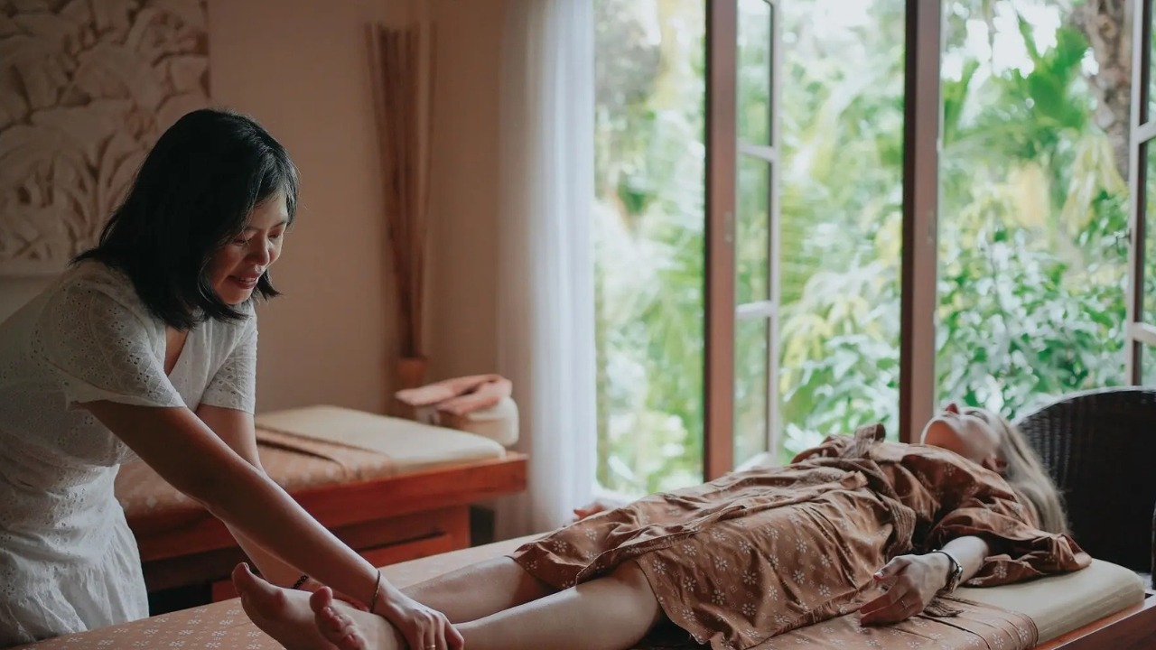 Reiki and chakra healing session in Ubud Bali